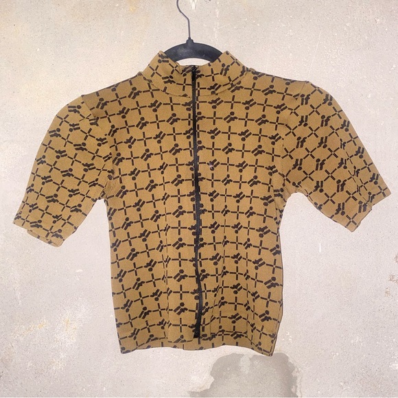 🧚‍♀️3for50$ Zip up patterned tee - Picture 1 of 4